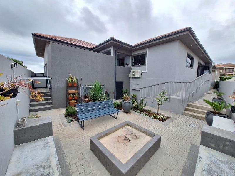 3 Bedroom Property for Sale in Avonddans Western Cape
